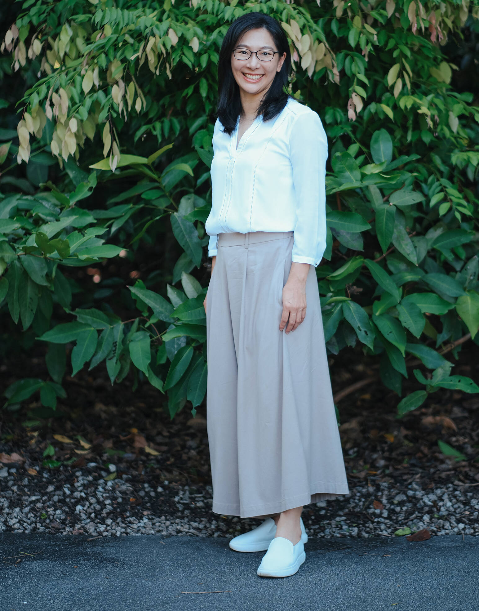 Vernessa Chuah pregnancy loss coaching outdoors — at the beach, park and garden in Singapore